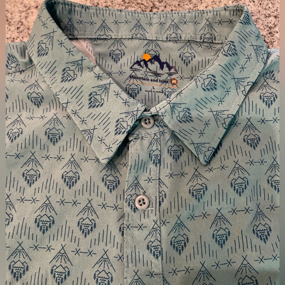 Mountains & Isles | Large | Moisture Wicking | Casual Button Down - Picture 11 of 15